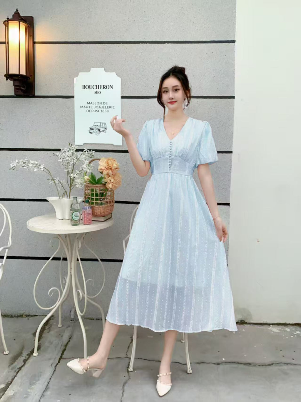 Classic Polka Dot Midi Dress with Puff Sleeves