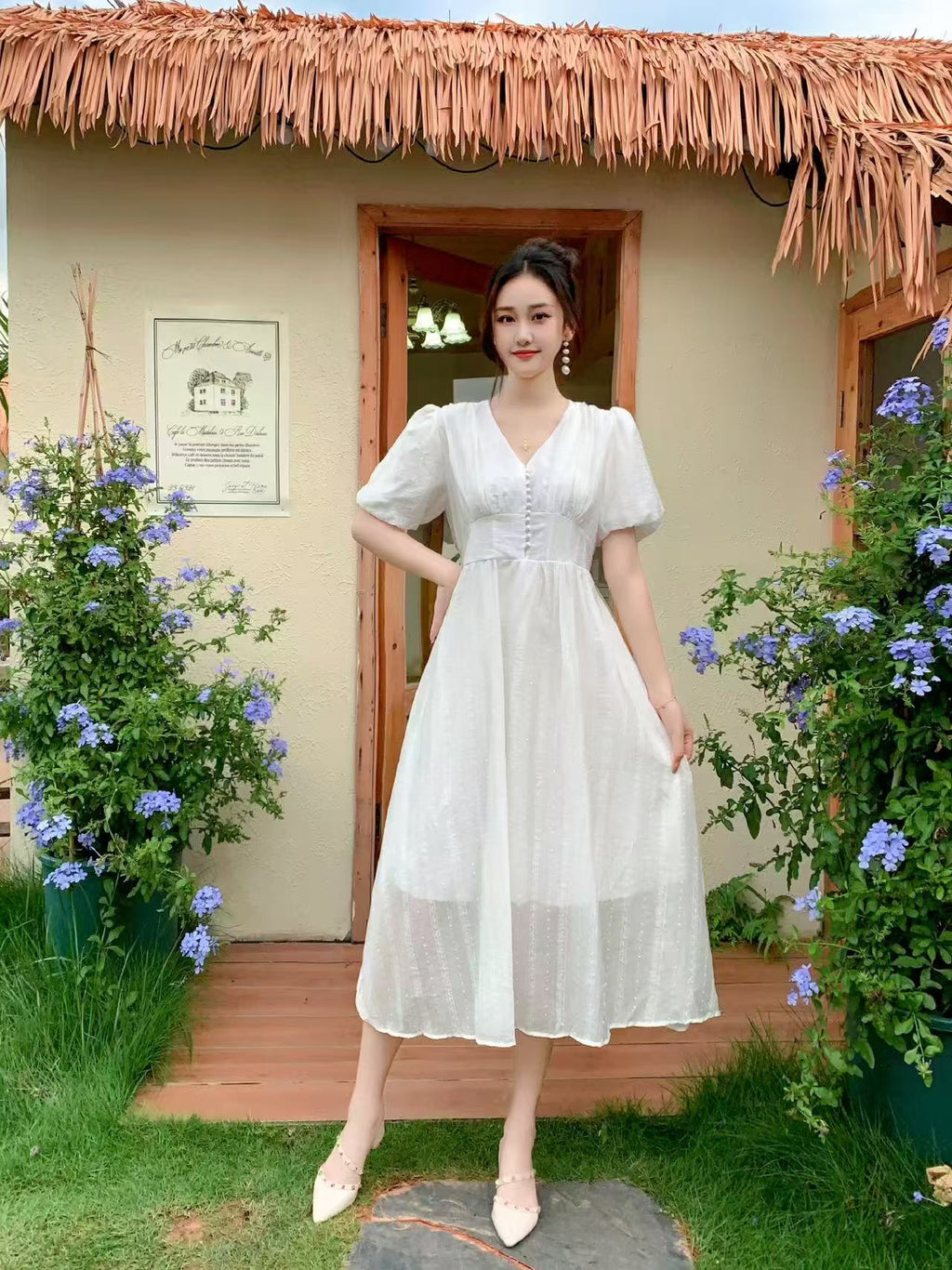 Classic Polka Dot Midi Dress with Puff Sleeves