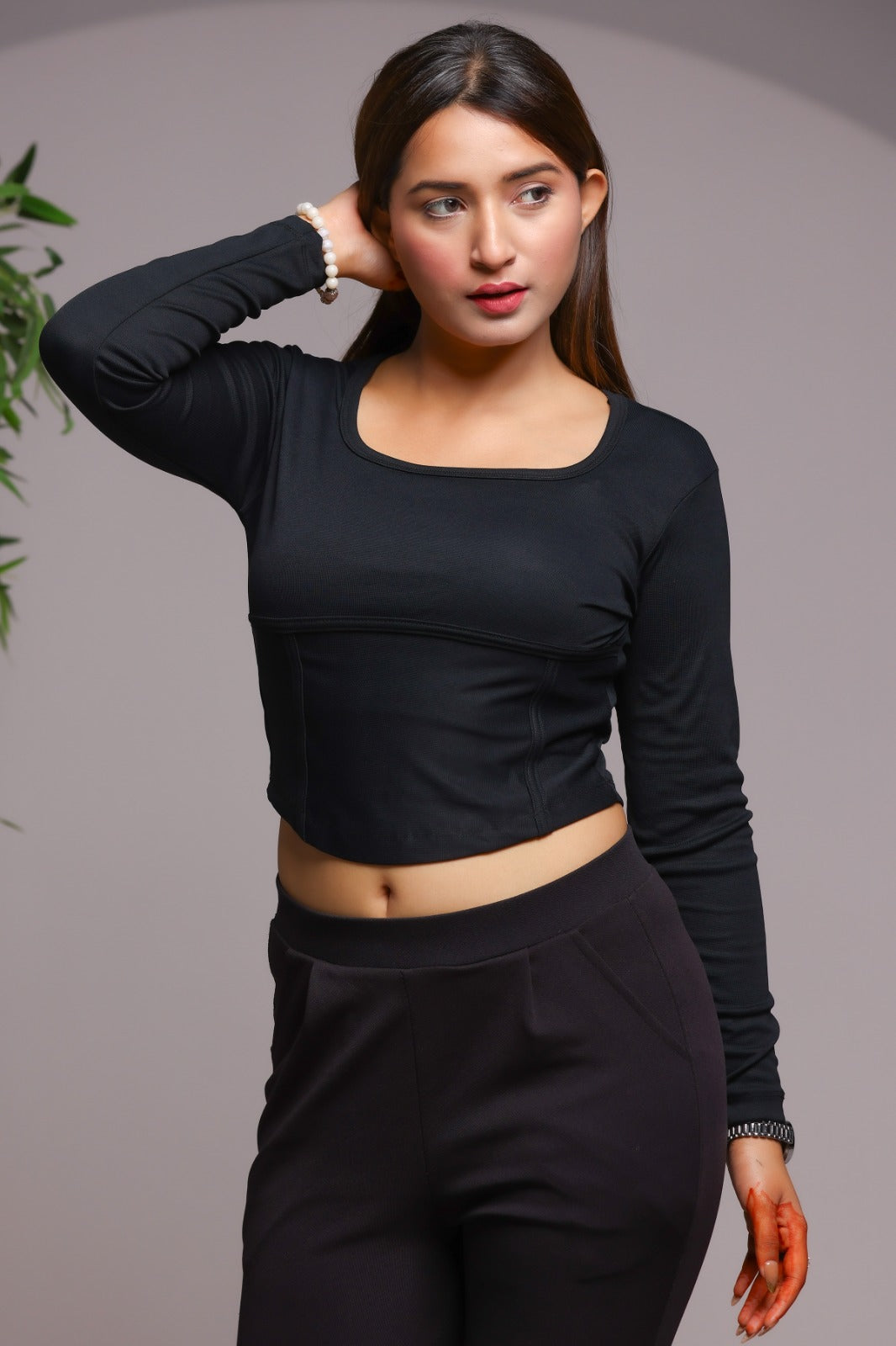 Women’s Solid Color Fitted Crop Top with Long Sleeves