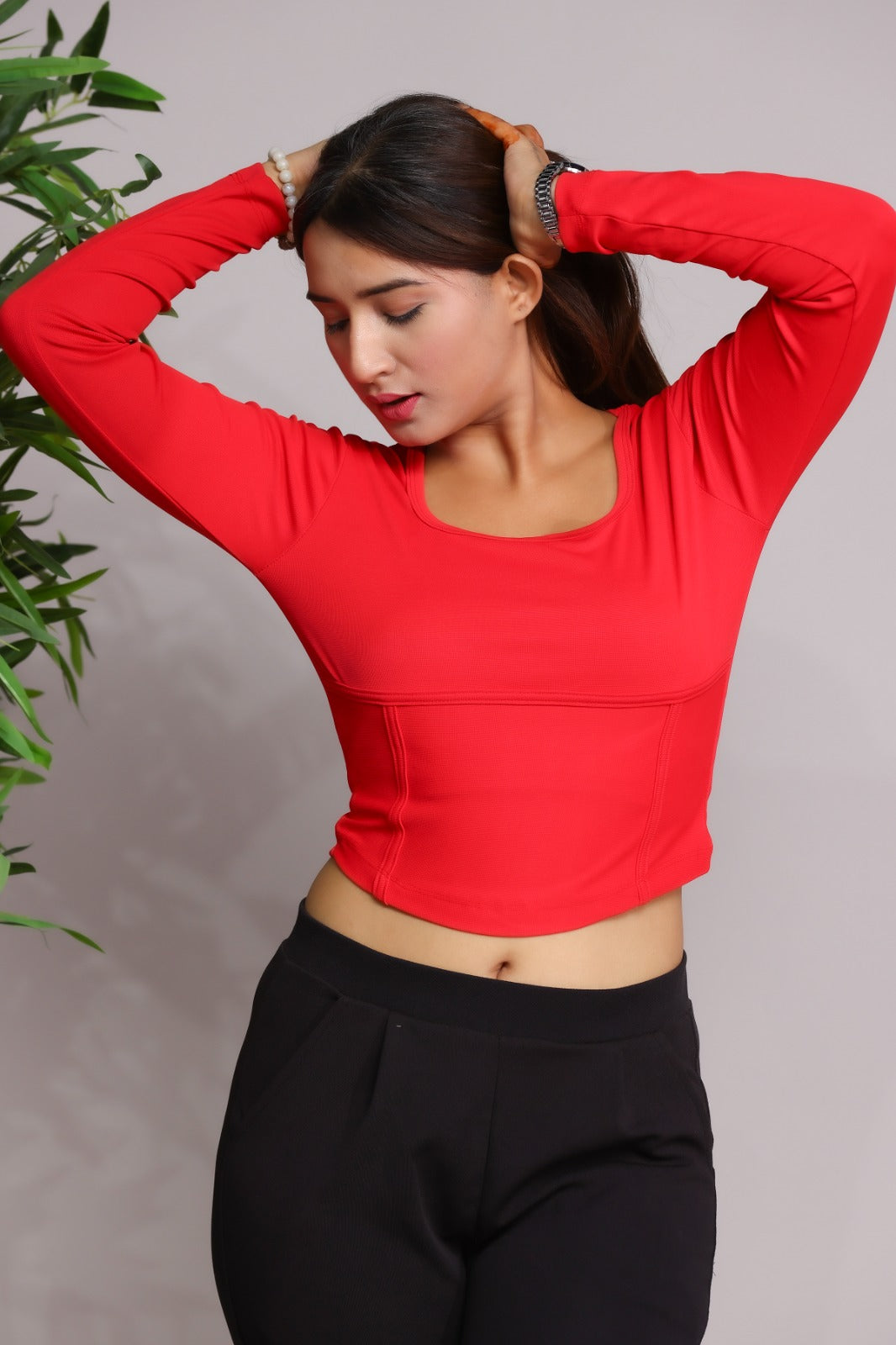 Women’s Solid Color Fitted Crop Top with Long Sleeves