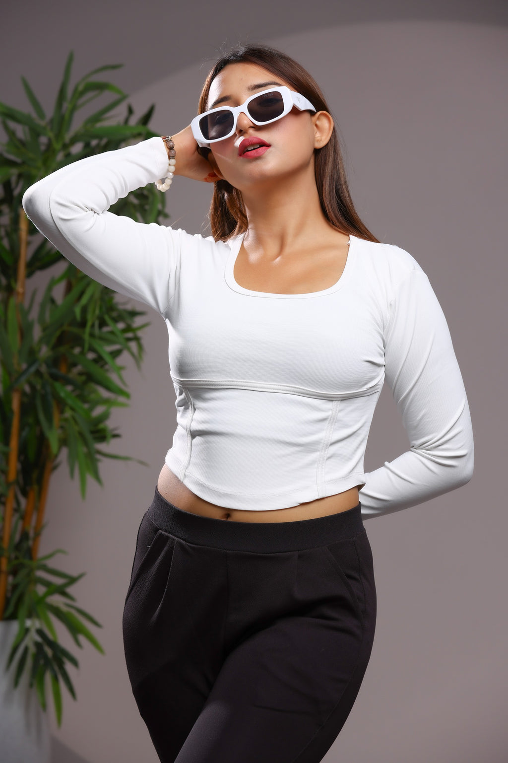 Women’s Solid Color Fitted Crop Top with Long Sleeves