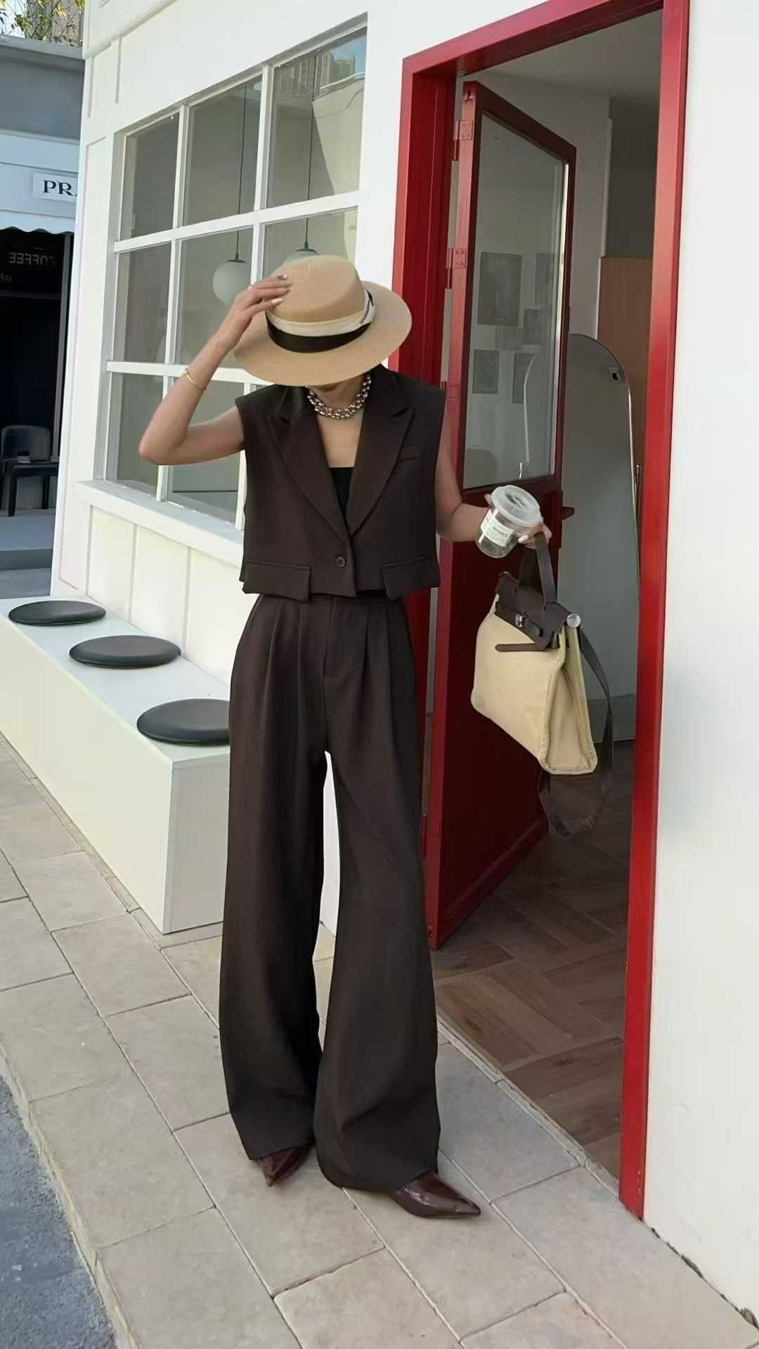 Sleeveless Tailored Vest & Wide-Leg Trousers Set – Sophisticated Workwear Essential