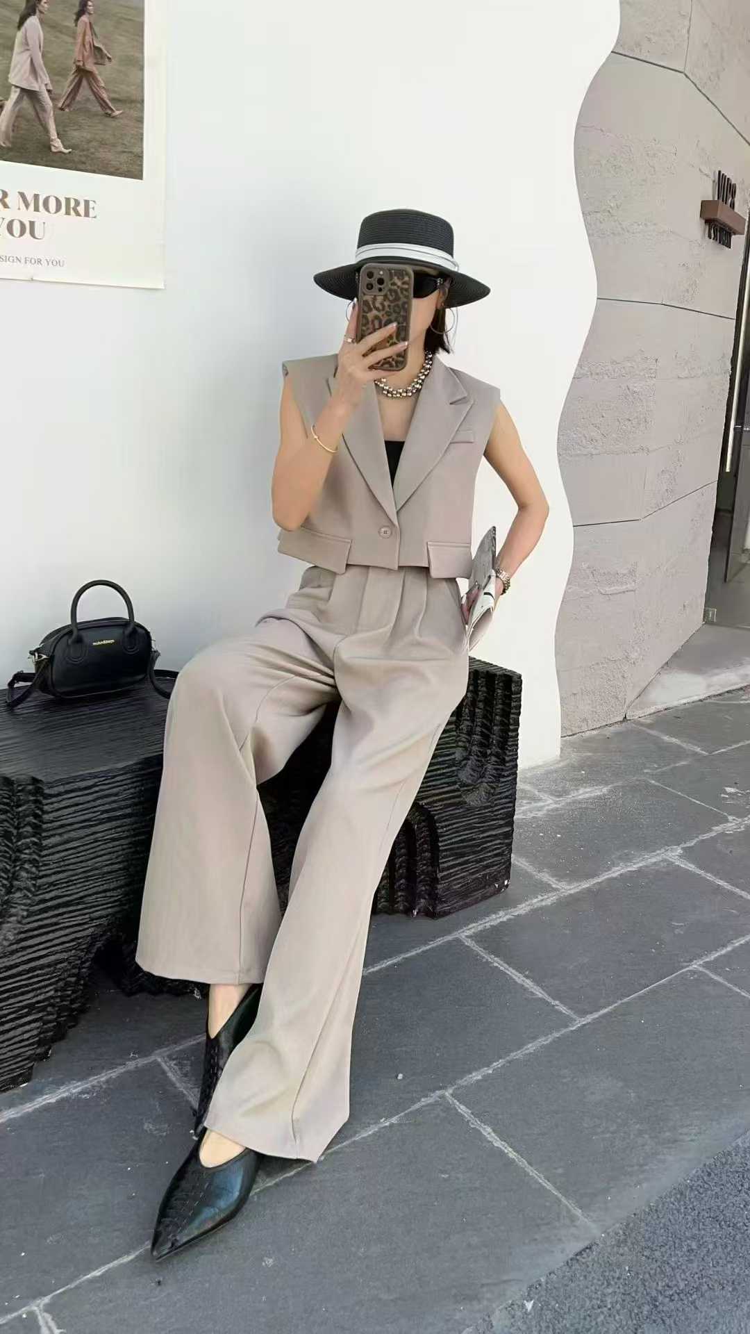 Sleeveless Tailored Vest & Wide-Leg Trousers Set – Sophisticated Workwear Essential