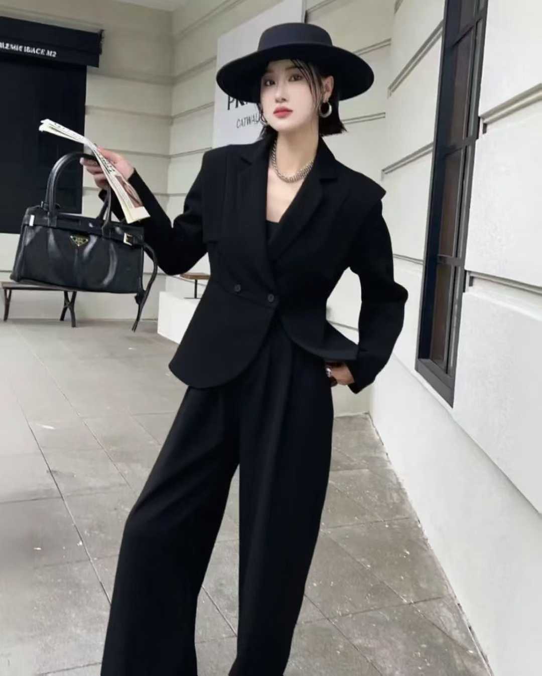 Tailored Power Suit Set – Modern Elegance for Every Ambition