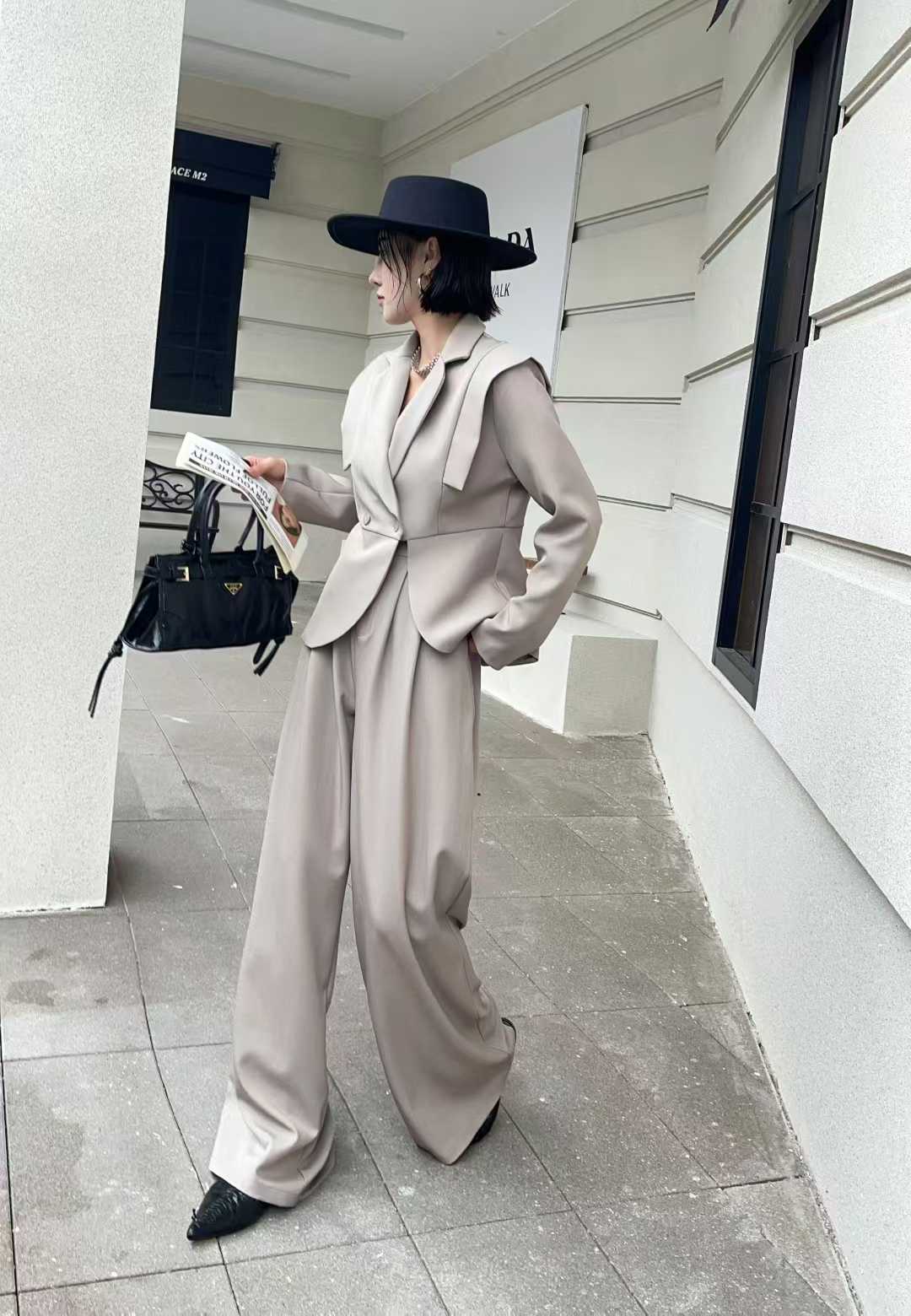 Tailored Power Suit Set – Modern Elegance for Every Ambition